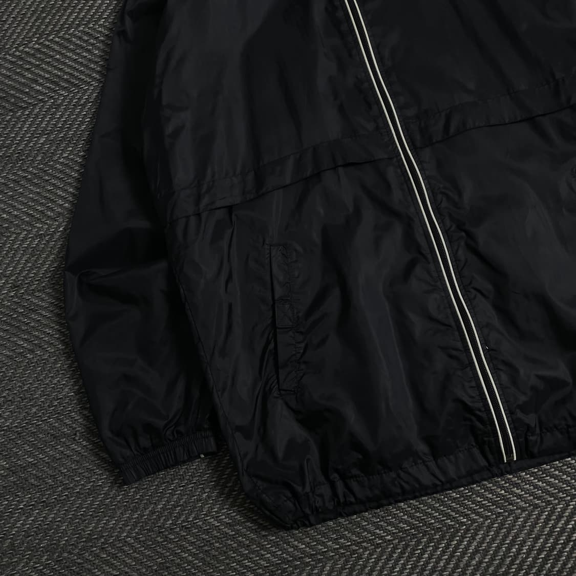 00s 나이키 올드스쿨 디테일 블랙 바람막이y 3840 상품이미지4