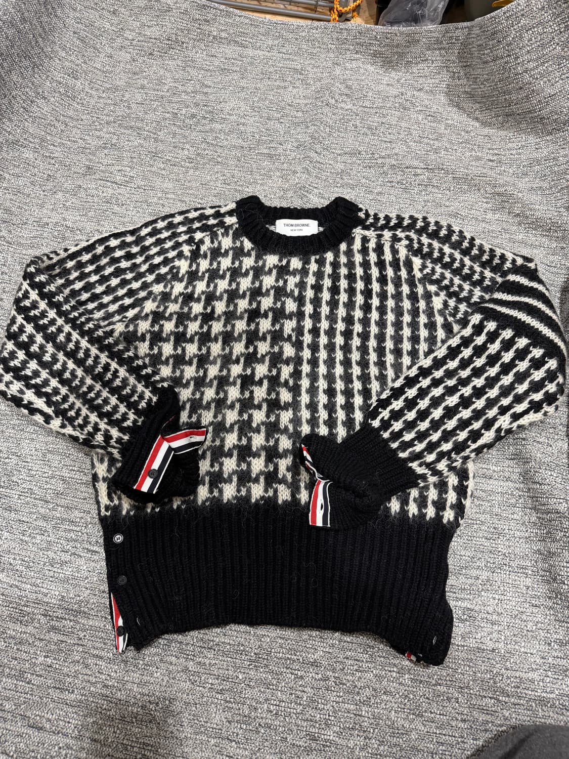  톰브라운 모헤어니트 1싸이즈 (귀한매물) 상품이미지3