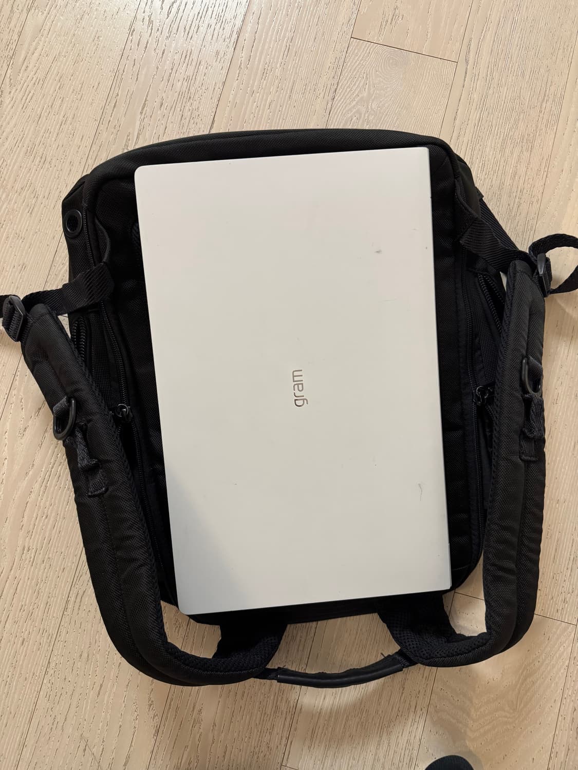 (A급.오염x)(25L)투미 알파 브라보 넬리스 블랙 백팩 배낭 사무용  상품이미지9