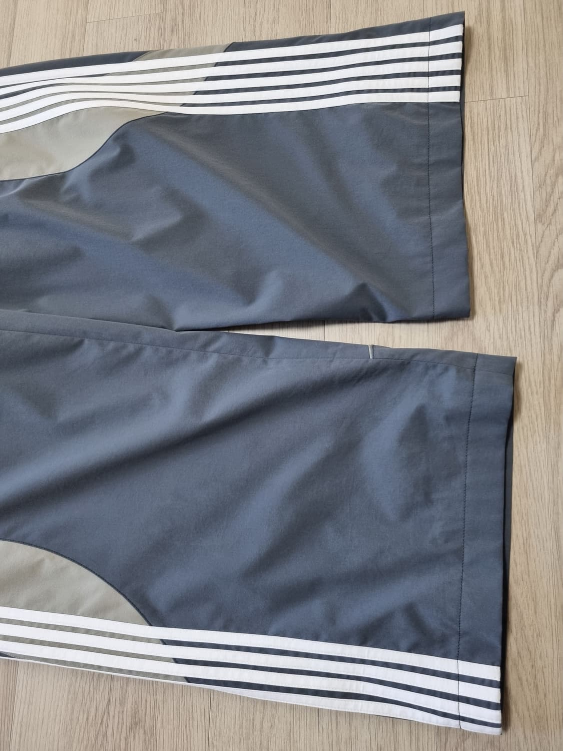 발렌시아가 컷업 트랙 팬츠 그레이 m 상품이미지3