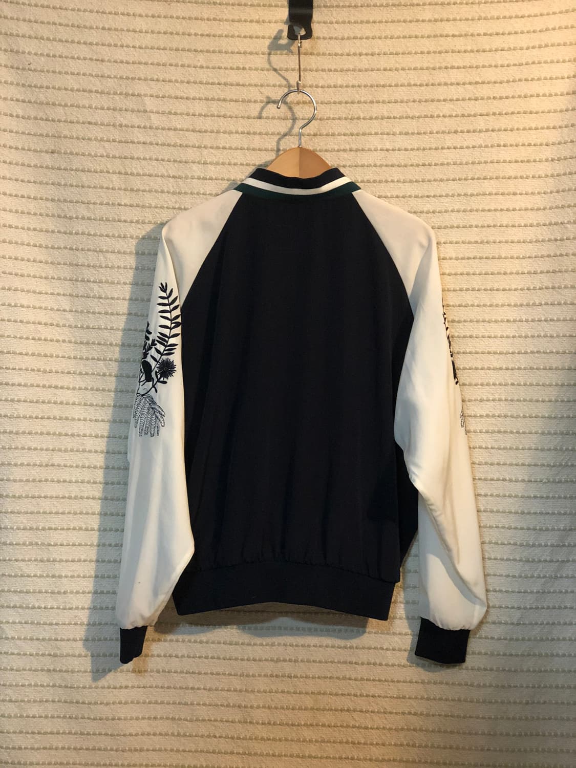 스프링 크로커스 플라워 자수 패턴 블루종 폴리 자켓 스카잔 상품이미지2