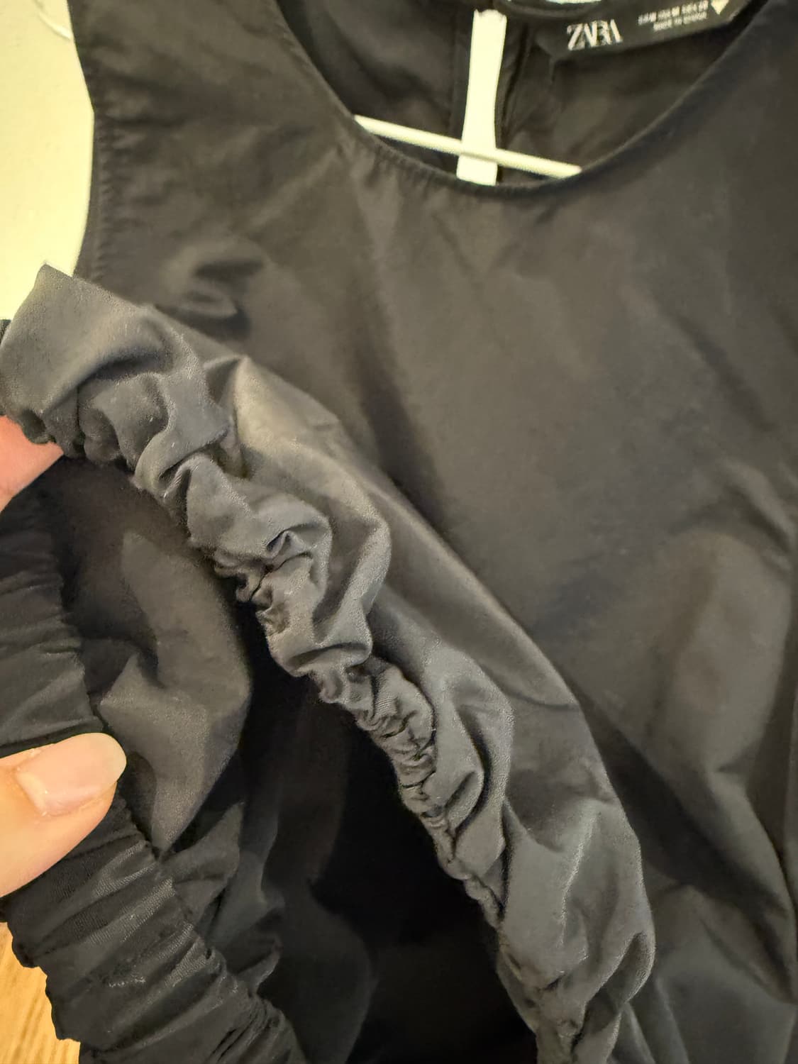 새상품)자라 블랙 민소매 블라우스 상품이미지3