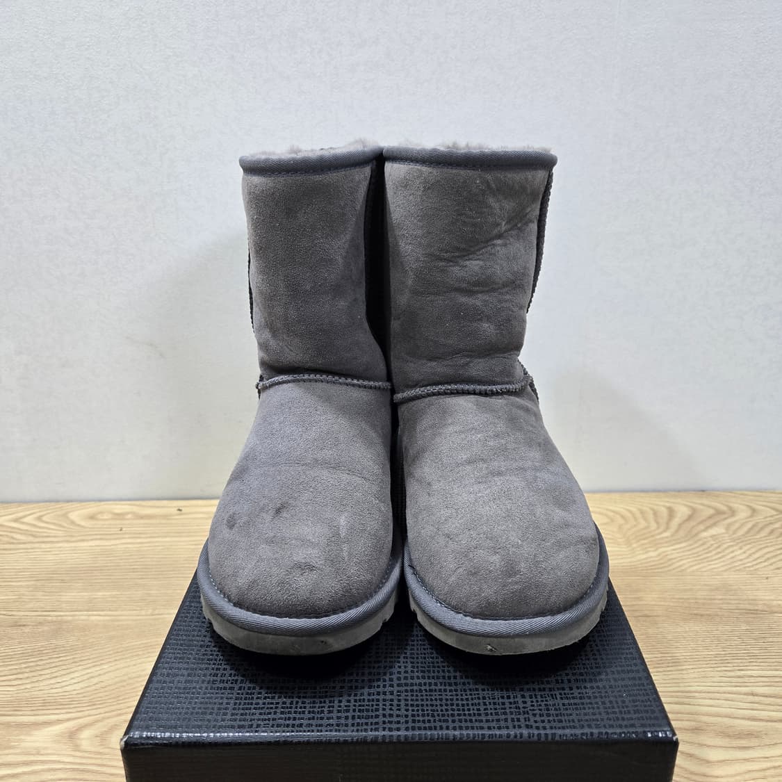 240 어그 UGG 클래식 숏 그레이 어그부츠 상품이미지2