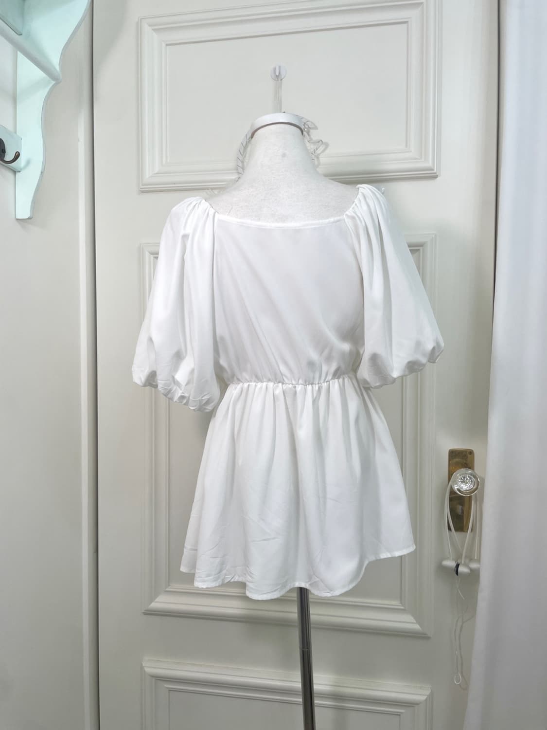 white puff sleeve princess blouse 상품이미지3