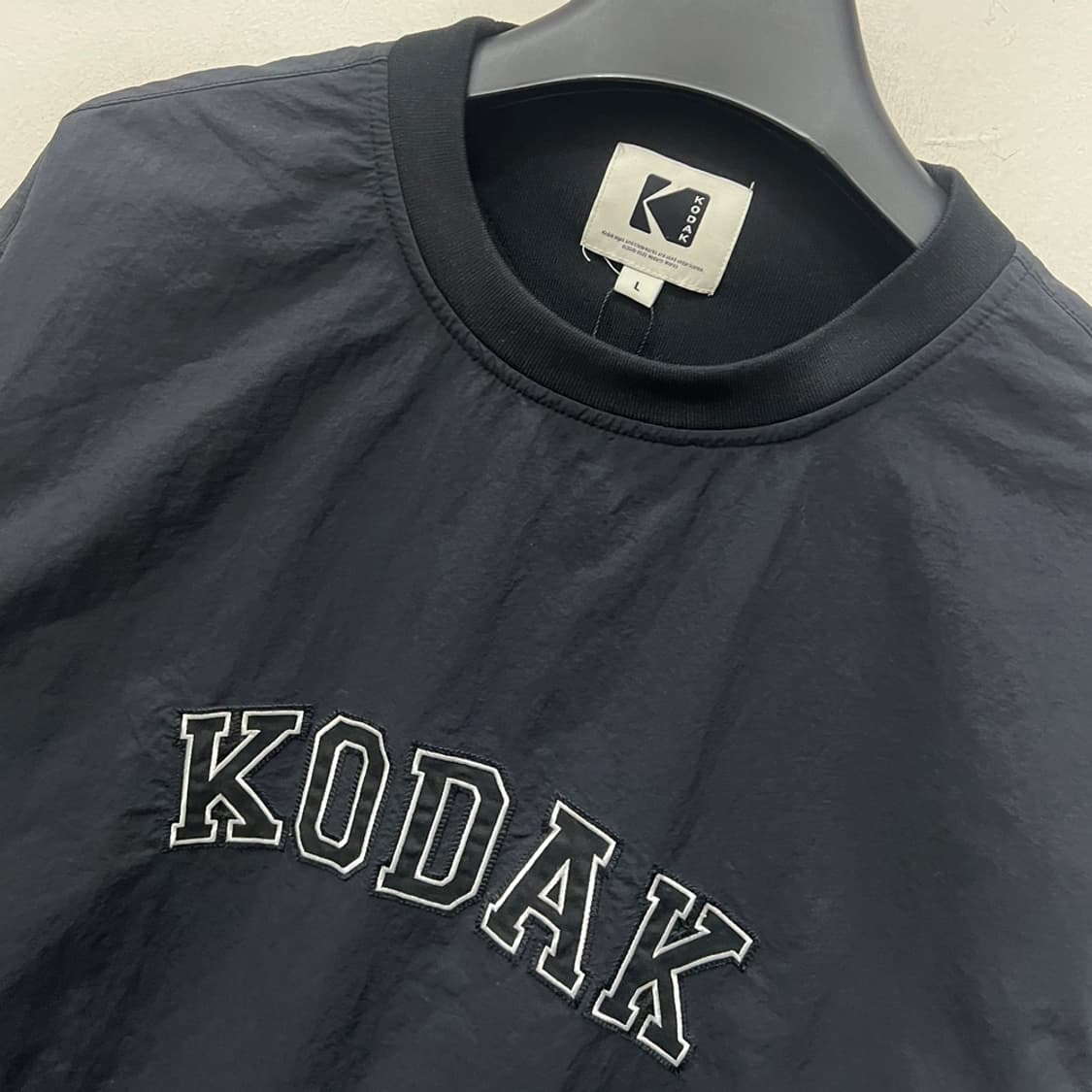 코닥 에센셜 워딩로고 우븐  웜업 맨투맨 L 상품이미지3