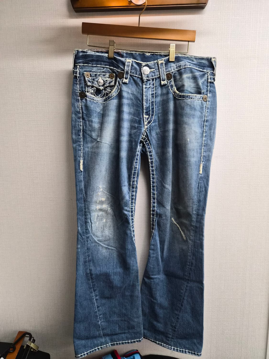 33) 트루릴리전 조이 슈퍼T 부츠컷 데님 팝니다 상품이미지1