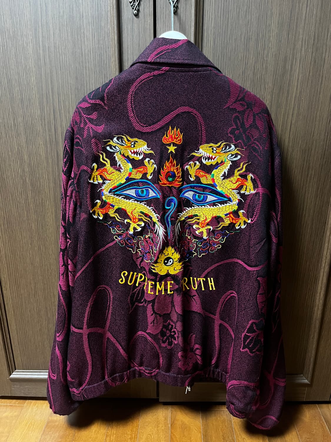 슈프림 17ss트루스 m 사이즈 자켓 판매합니다. 상품이미지1