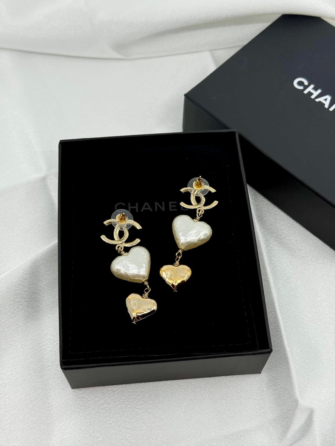 샤넬 CC로고 진주 하트 드롭 이어링 샴페인골드 귀걸이 상품이미지6