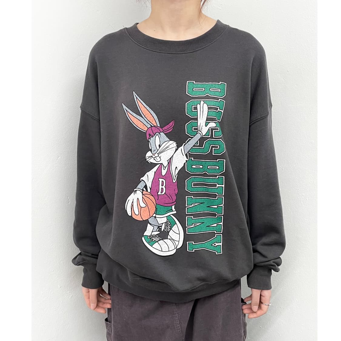루니툰즈 벅스버니 맨투맨 상품이미지1