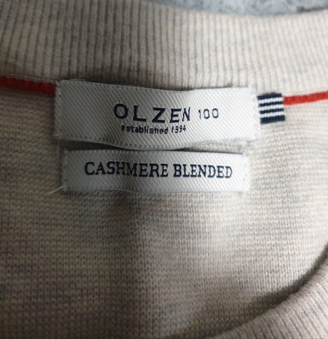 OLZEN 슬림핏 캐시미어 블렌드 라운드 니트 (100) 상품이미지3