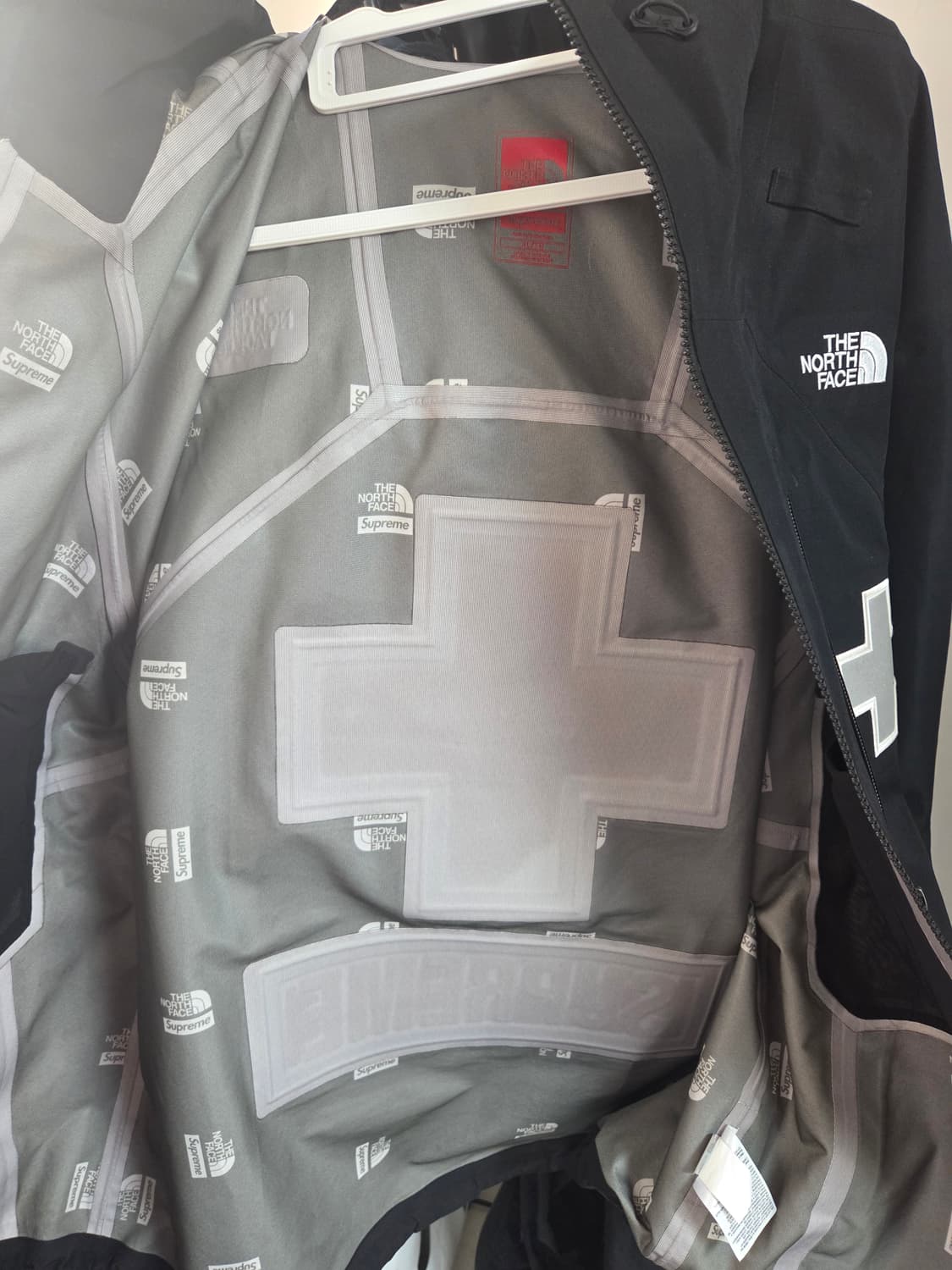 슈프림 x 노스페이스 서밋 시리즈 레스큐 자켓 블랙 - 22 상품이미지7