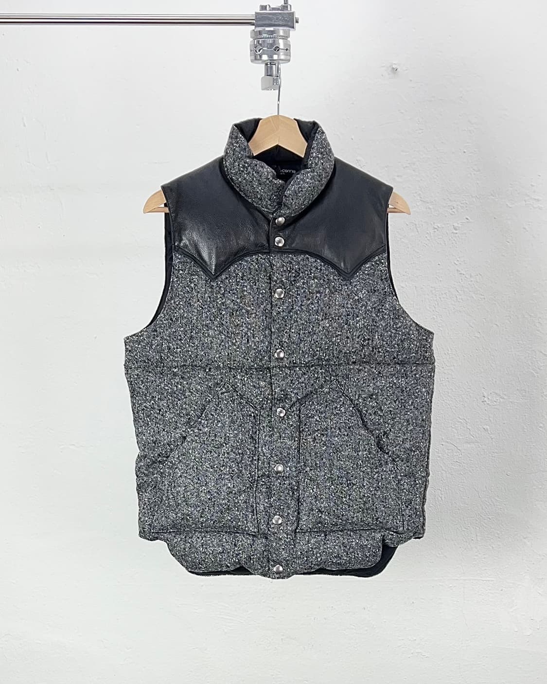 로키 마운틴 페더베드 웨스턴 그레이 울 트위드 다운 베스트 상품이미지1