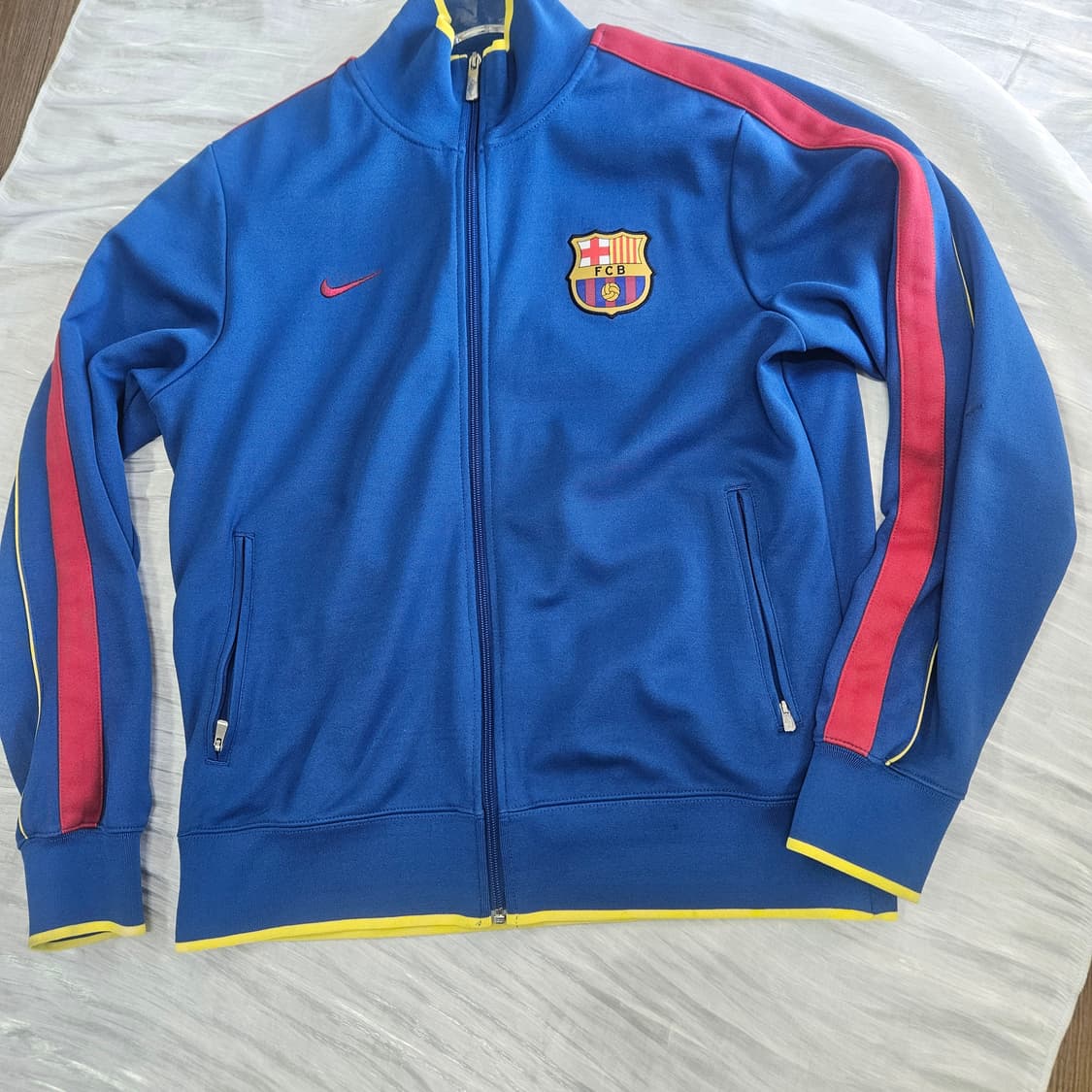 𝗡𝗜𝗞𝗘 X FCB TRACK JACKET 🔵🔴 상품이미지3