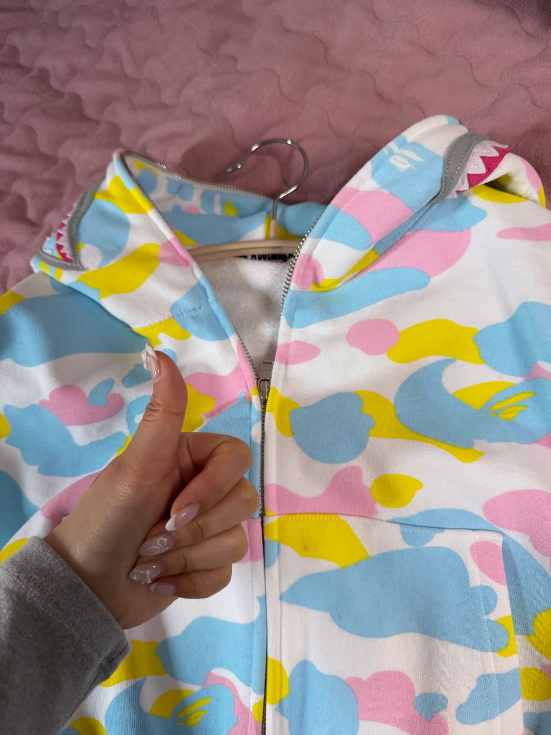 (W) 베이프 뉴 멀티 카모 샤크 크롭 풀 집 후드 화이트 상품이미지4