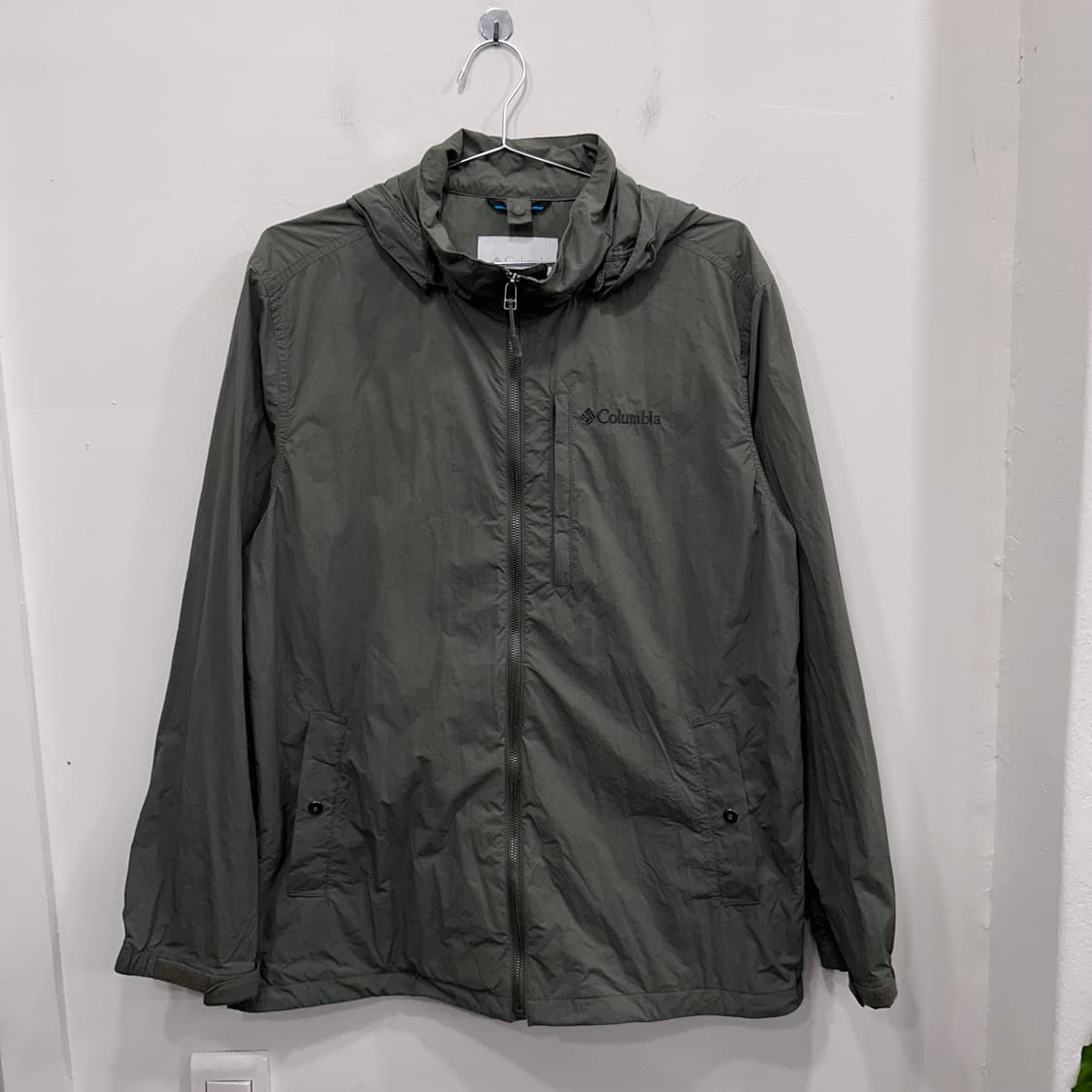 컬럼비아 아웃도어 심플 후드탈착 바람막이 상품이미지2