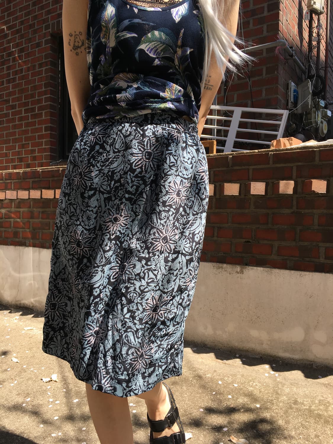 미드나잇 리프 숏 스커트 상품이미지1