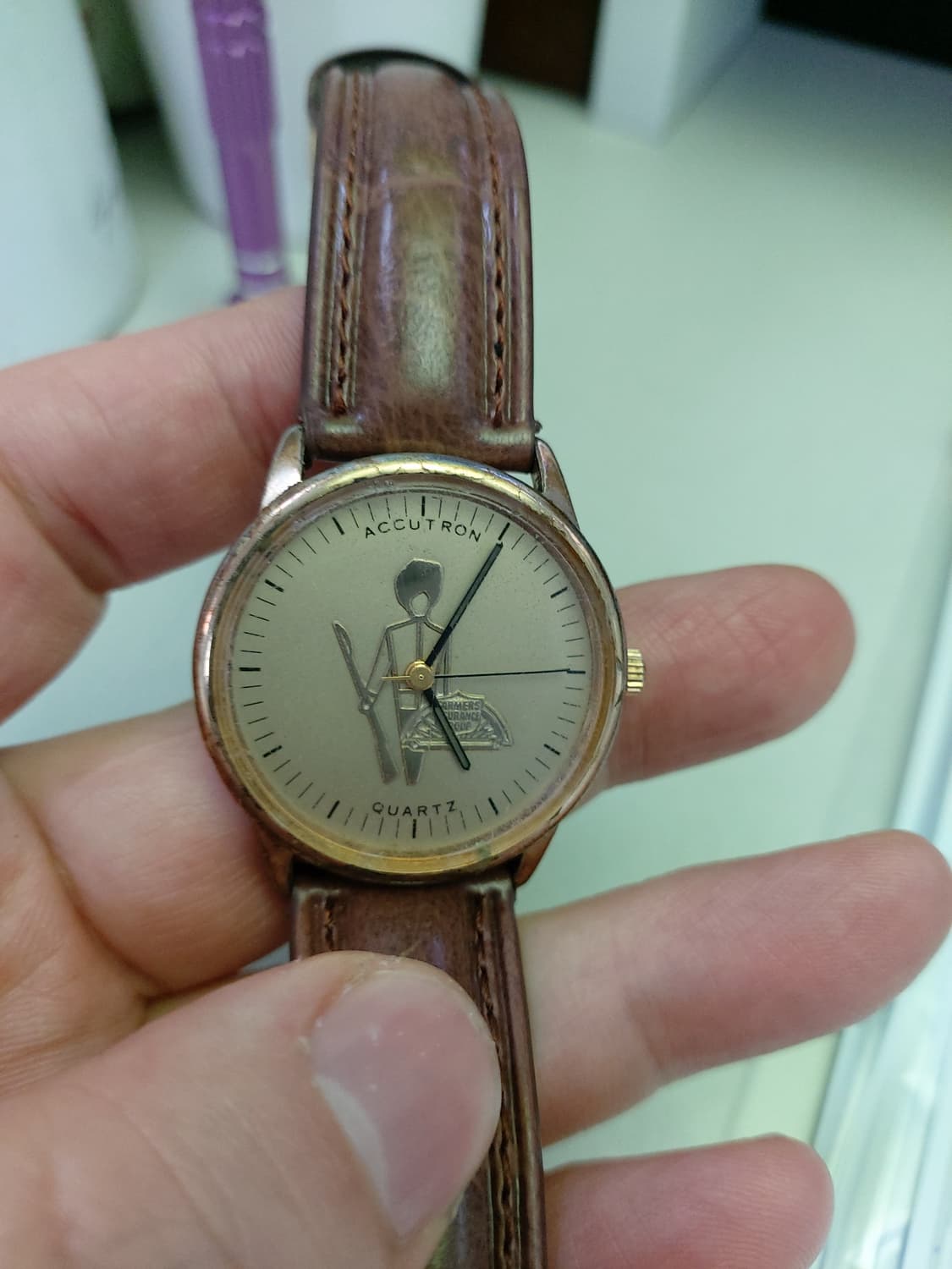 ACCUTRON 빈티지 가죽 손목시계 상품이미지1