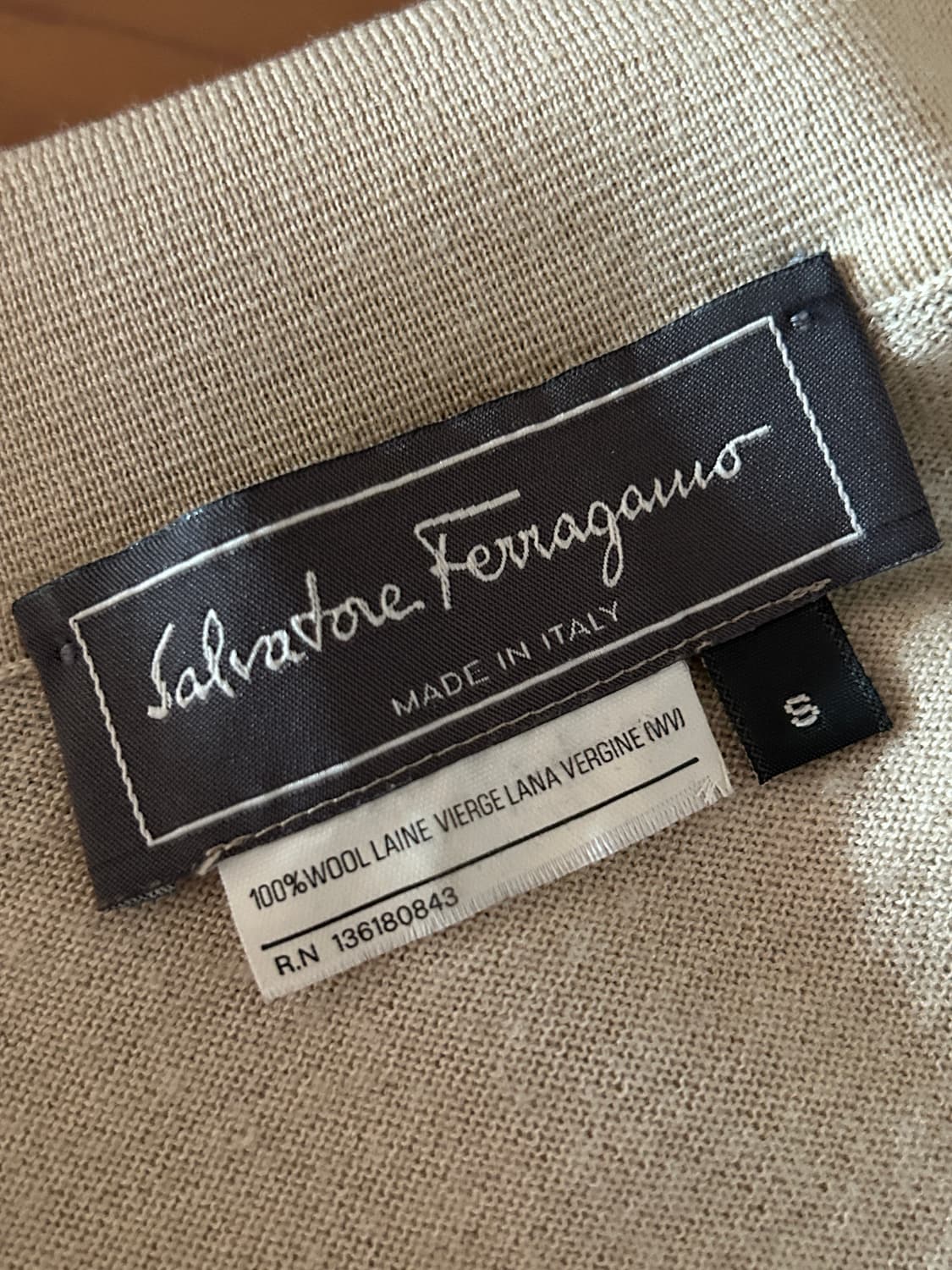 페라가모 반집업 니트 상품이미지6