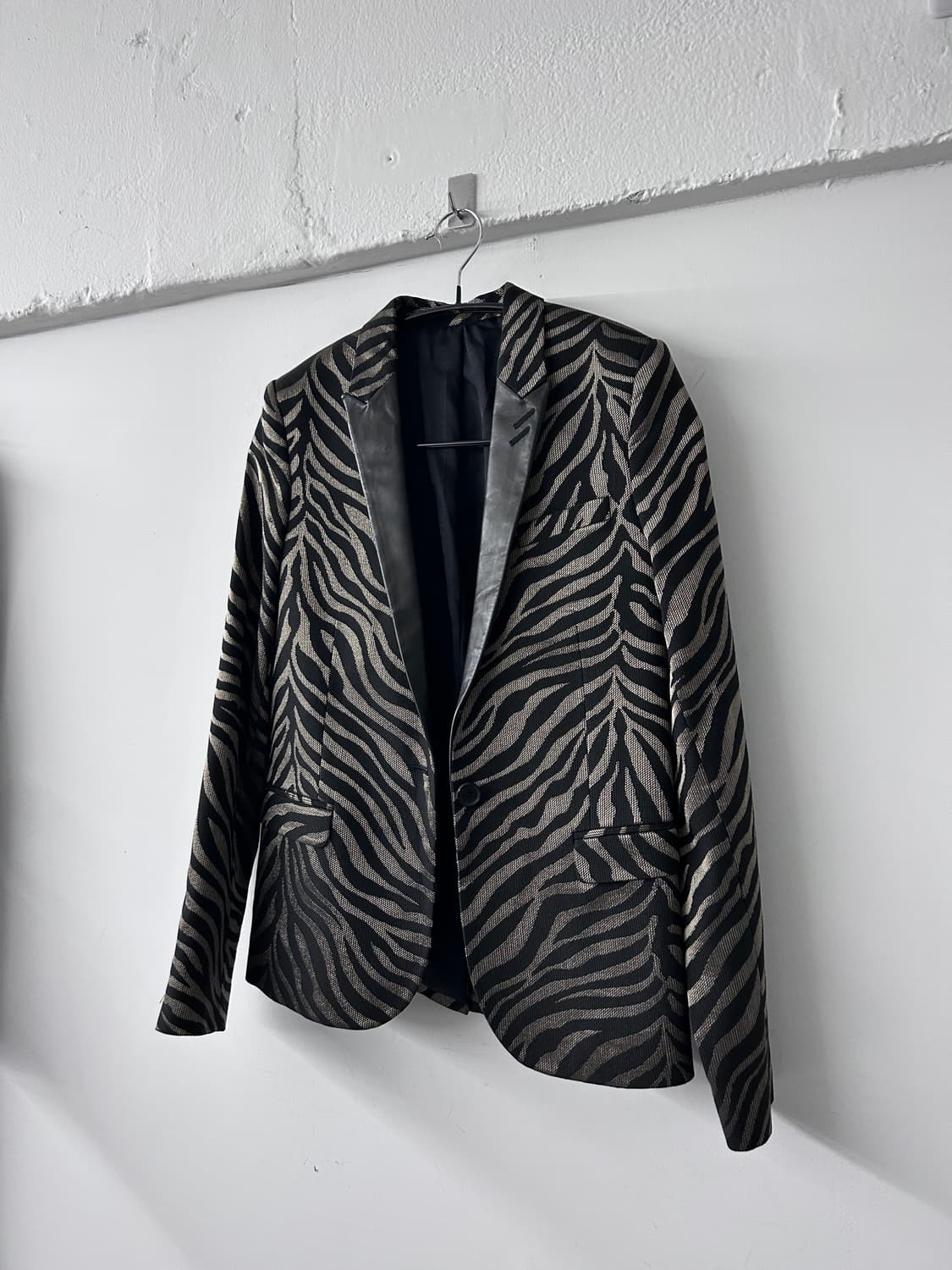 The Kooples Zebra Jacquard Tuxedo Jacket 상품이미지3