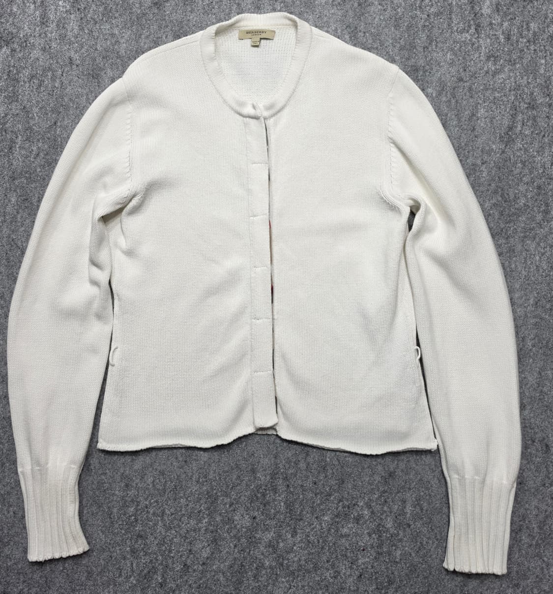 버버리 빈티지 노바 체크 트림 소매 버튼 라운드넥 니트 가디건 M 상품이미지2