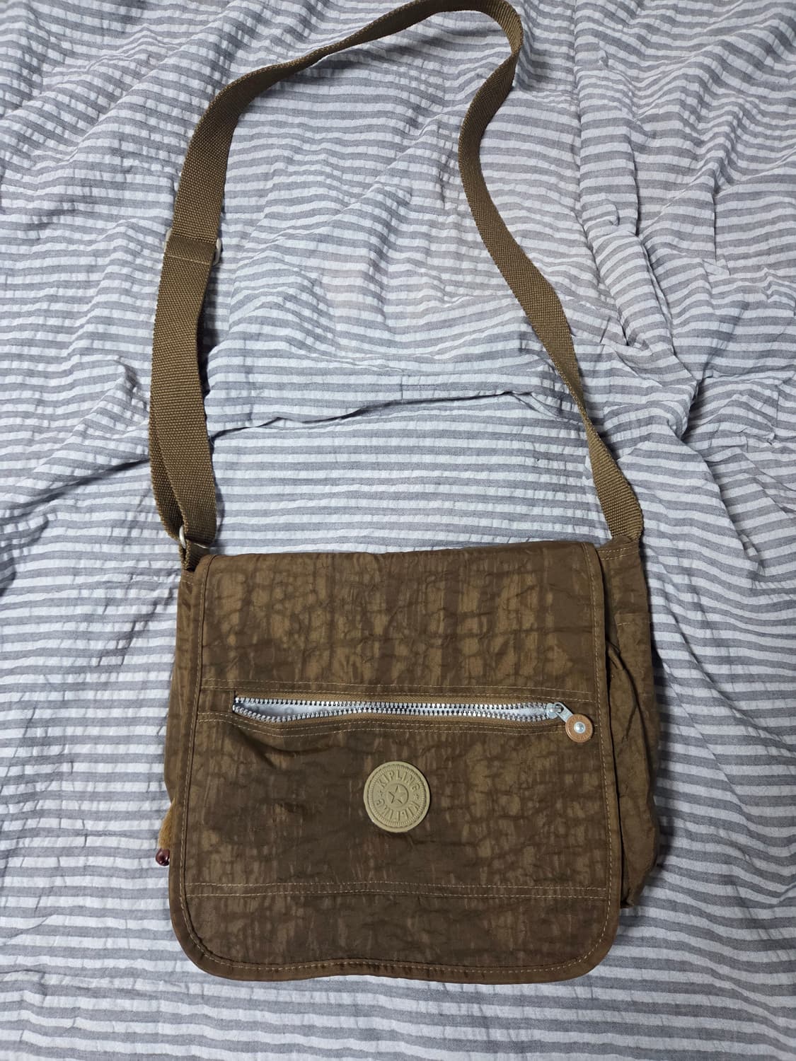 키플링 메신저 백 상품이미지1