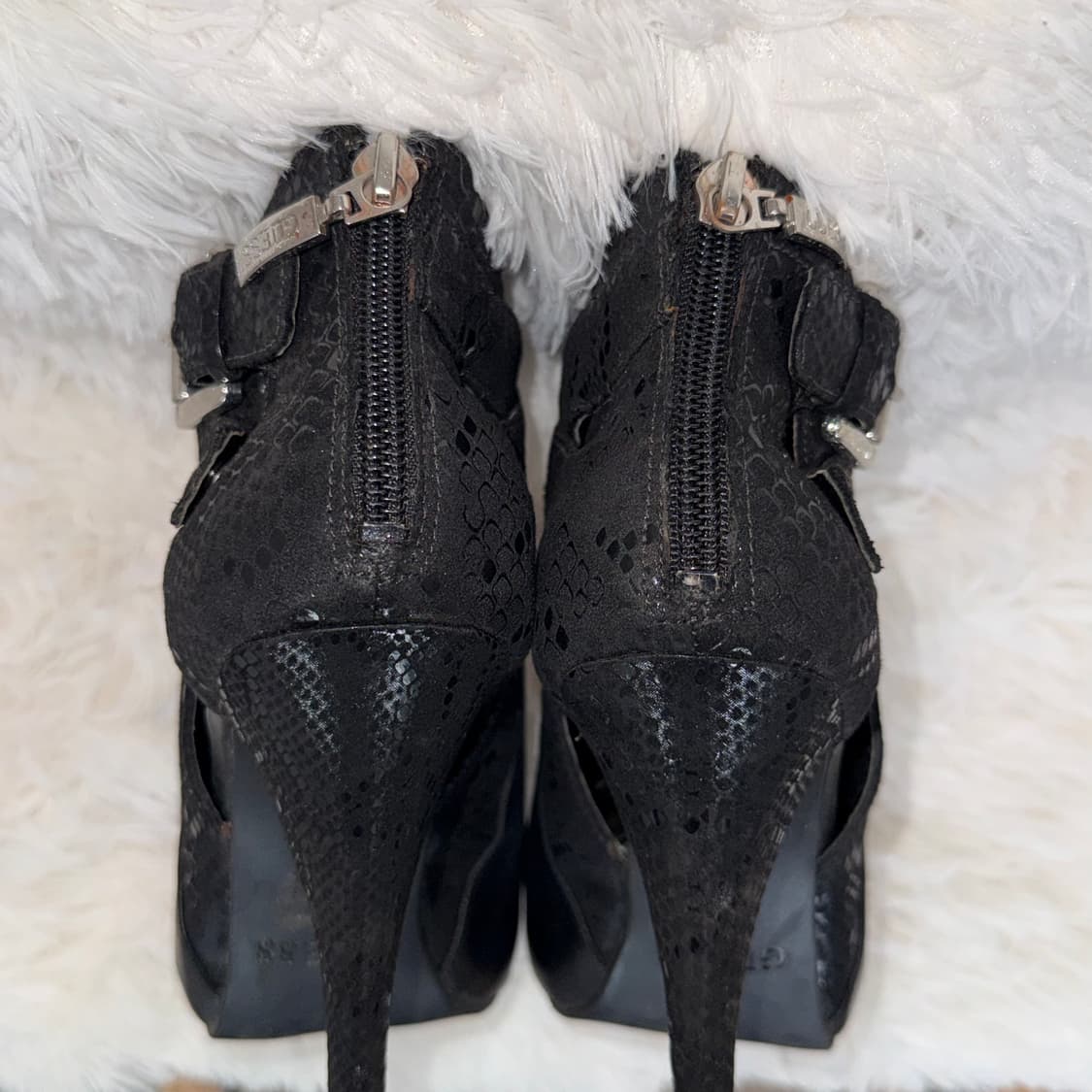 230 Guess 게스 파이톤 버클 부티힐 상품이미지4