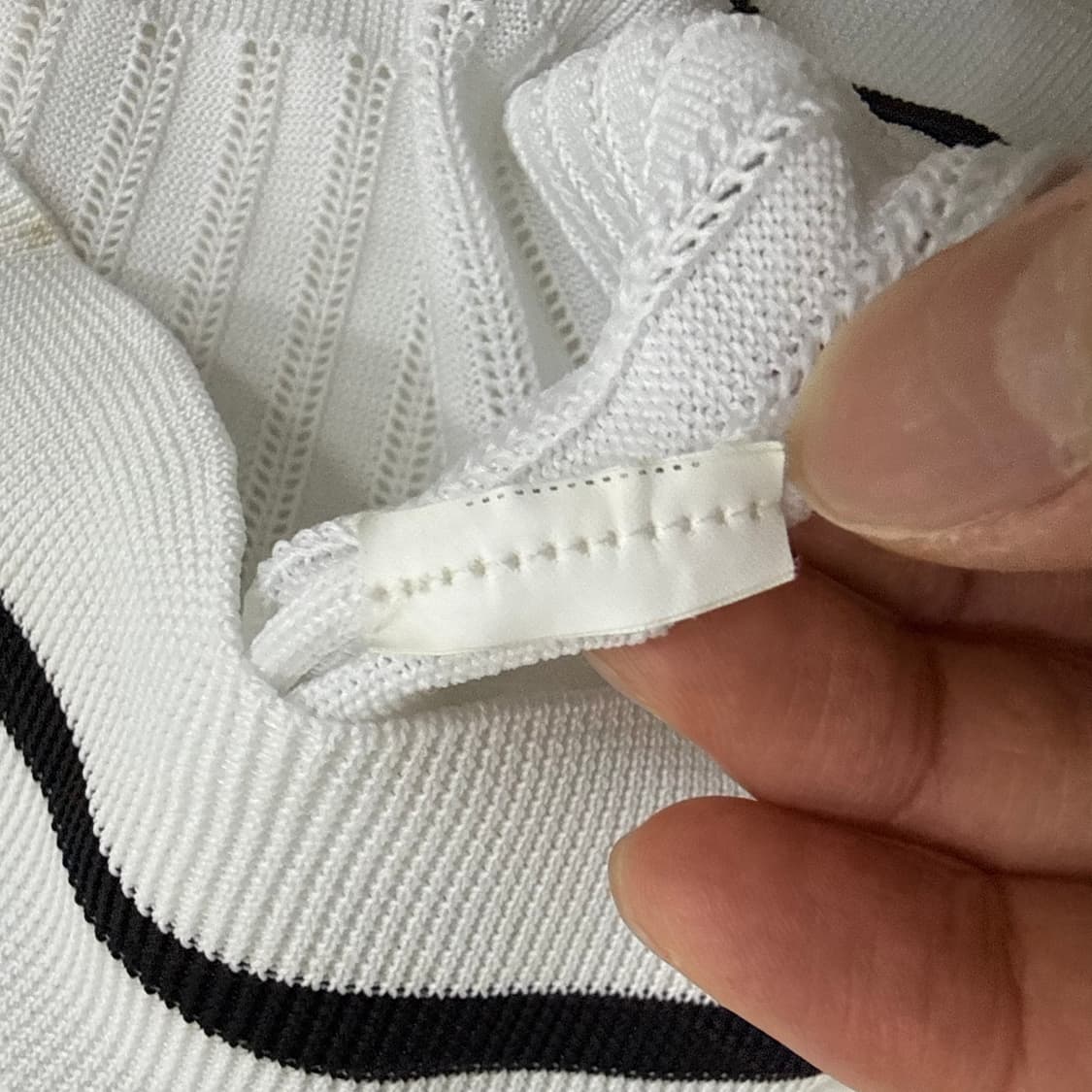 실측확인 블랙앤화이트 니트 베스트 0327T 상품이미지4