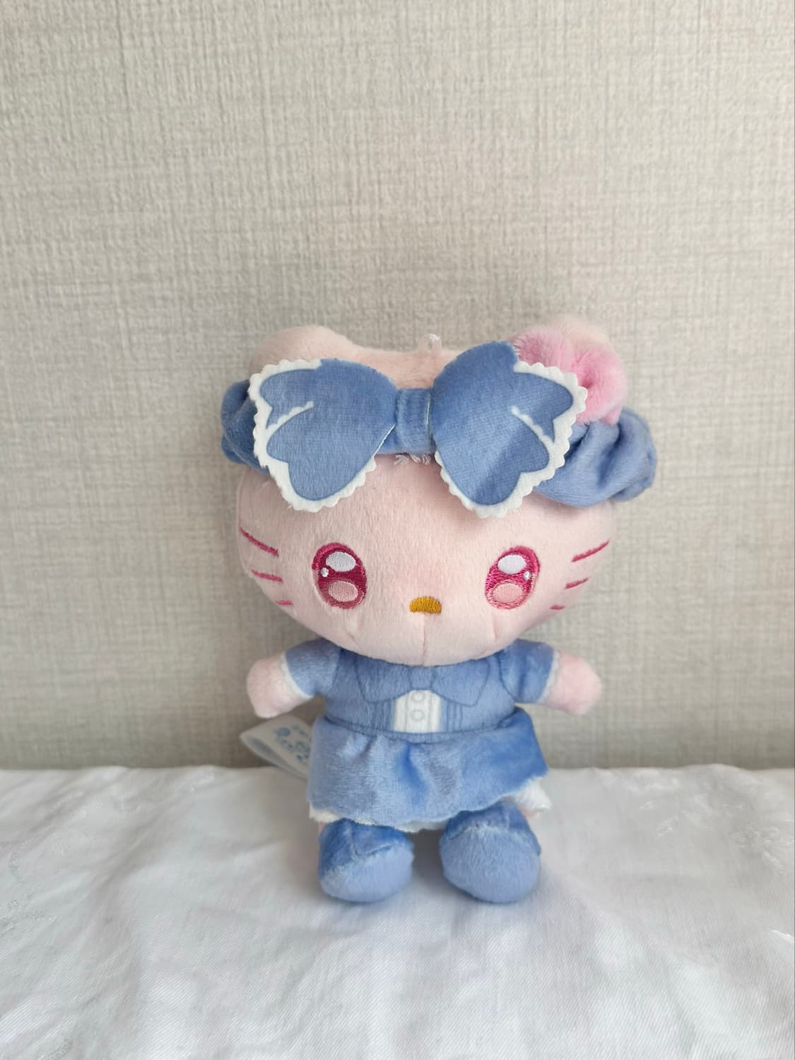 산리오 헬로키티 아이누이 하트 눈망울 블루 원피스 인형 상품이미지2