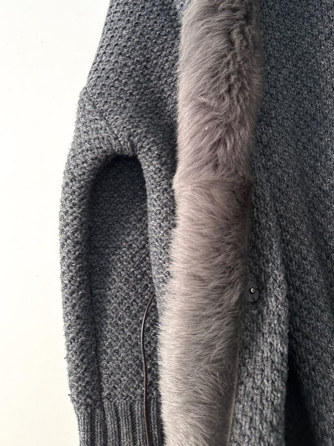 Unbalanced fur open cardigan / charcoal 상품이미지4