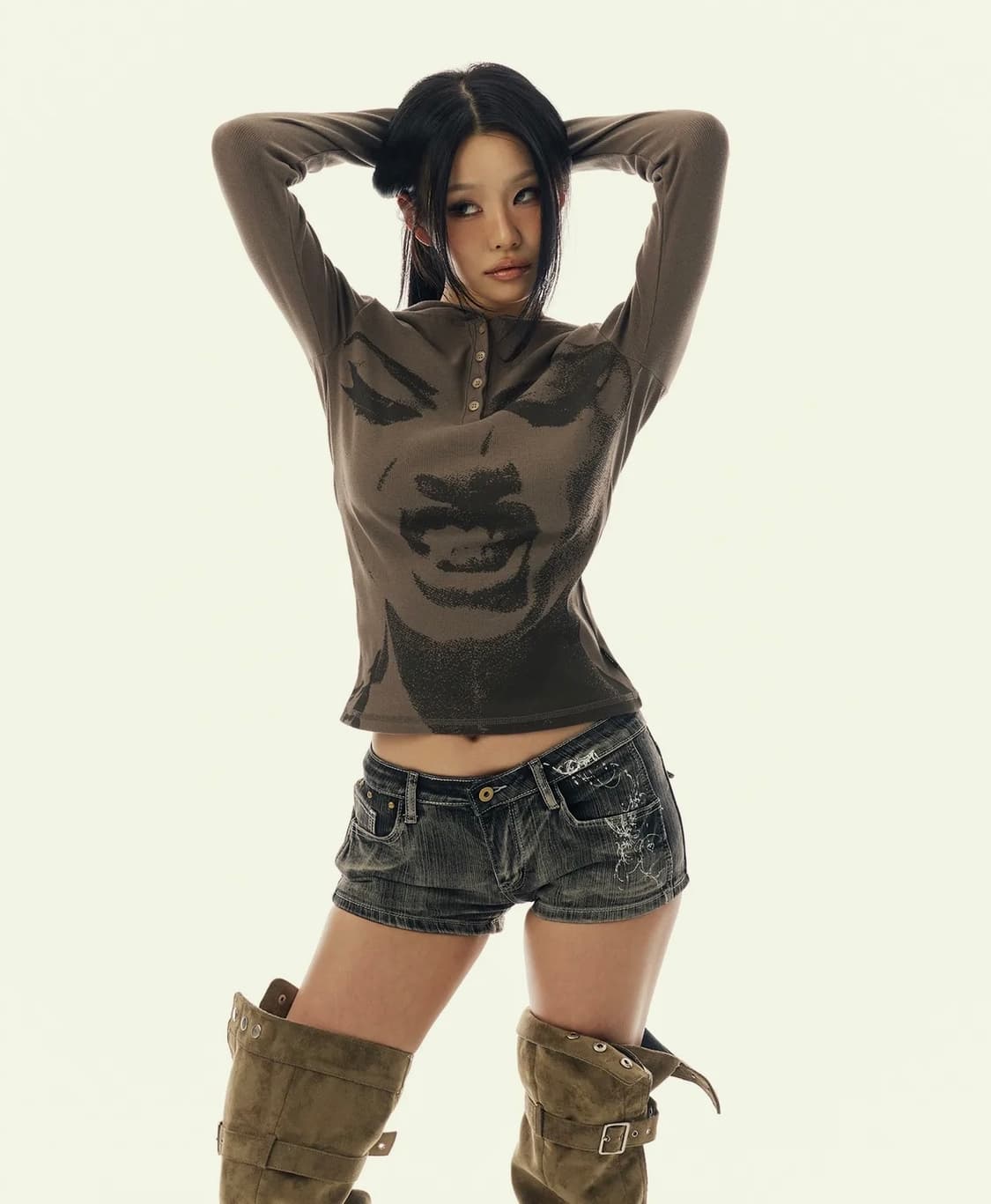 길라 아카이브 그래픽 씬 후드 브라운 상품이미지1