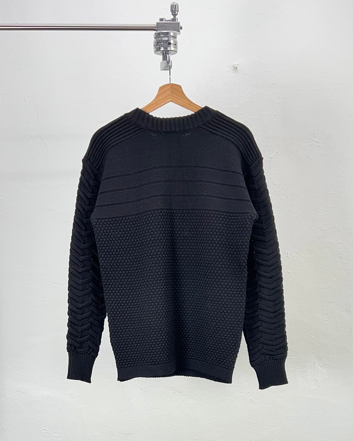 앤 할리우드 x sns 블랙 해링 이펙트 니트 상품이미지6