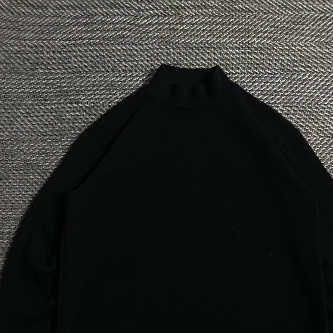 피앤콤마 머슬핏 미니멀 니트 블랙 o 3966 상품이미지4