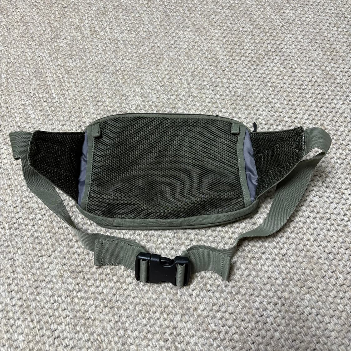 유니클로 미니멀 카키 크로스백, 힙색 상품이미지4