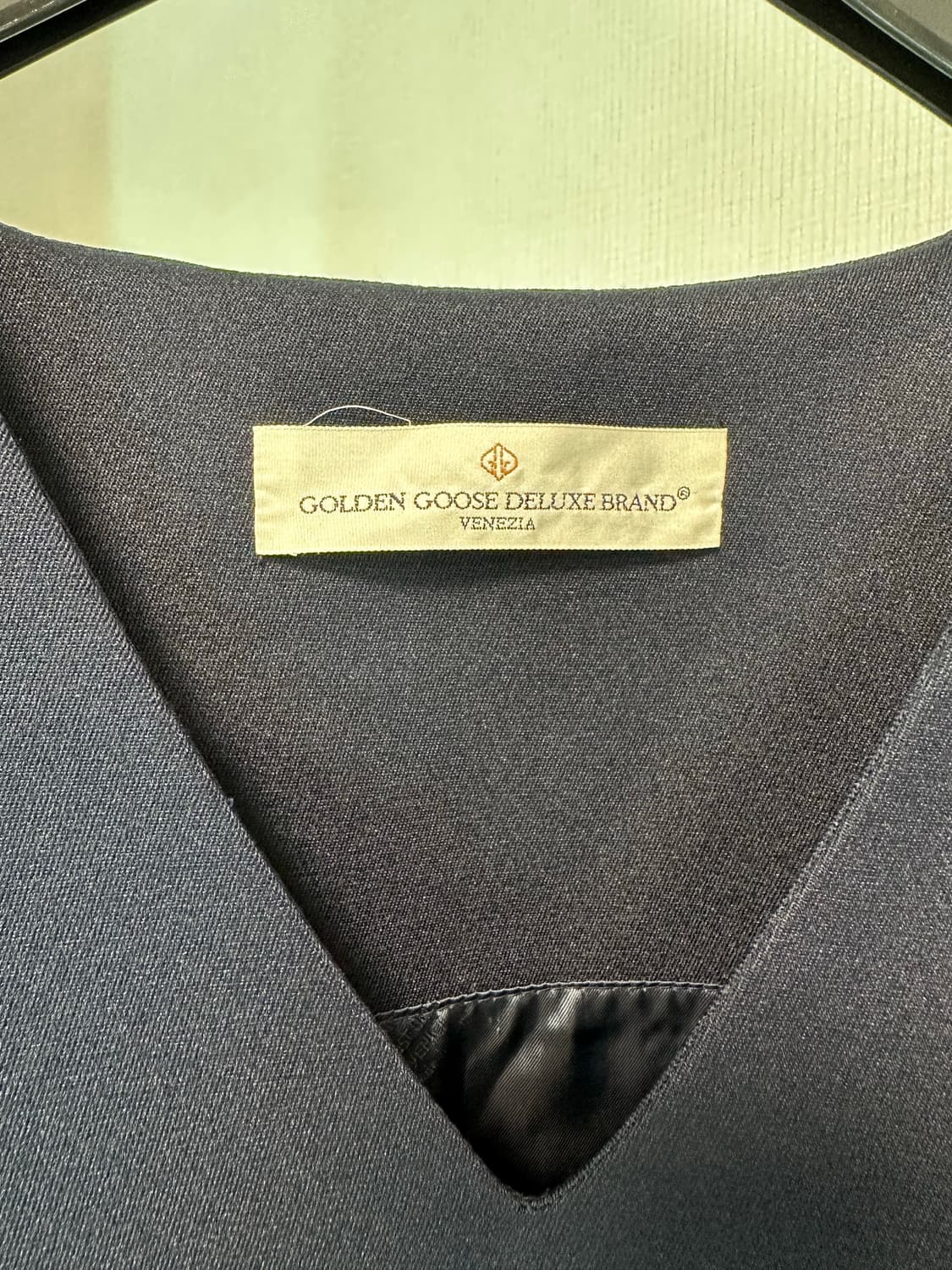 골든구스 네이비 배색 브이넥 맨투맨 S 상품이미지2