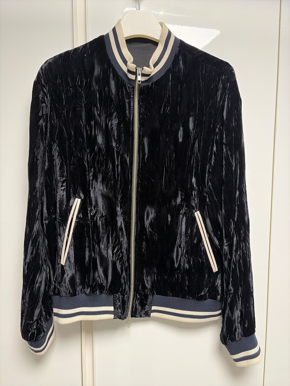 유스 크리즈 벨벳 트랙 자켓 M 사이즈 팝니다 상품이미지1