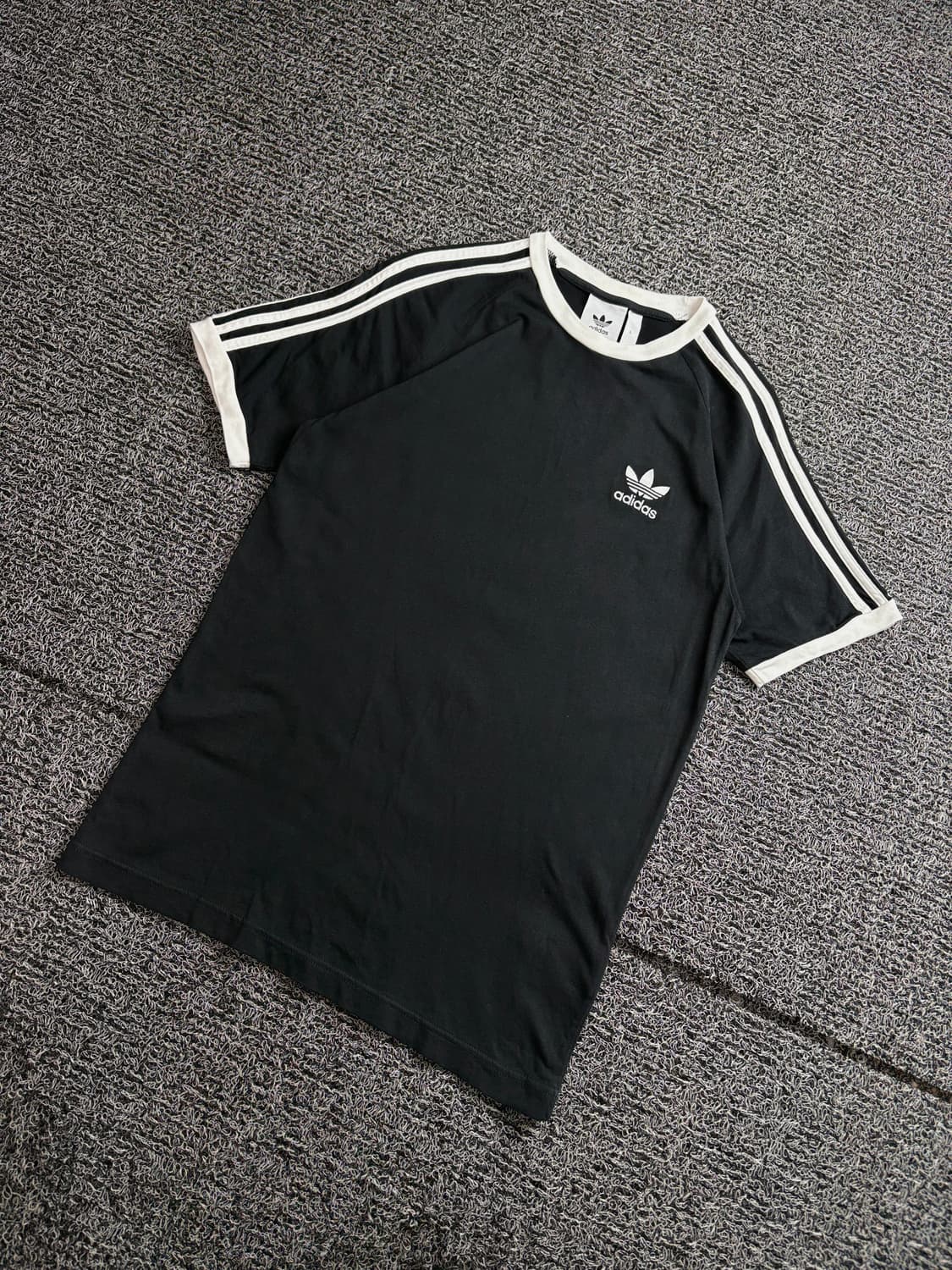 아디다스 클래식 3 스트라이프 블랙 티셔츠 4056 상품이미지1
