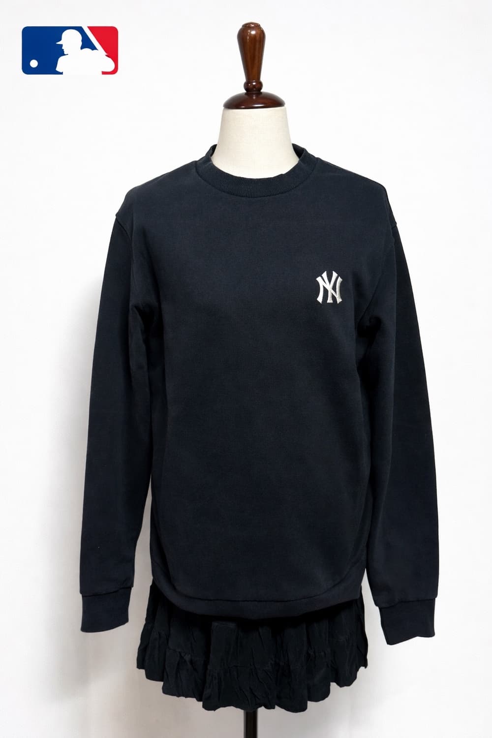 MLB 뉴욕양키스 스몰로고 맨투맨 블랙 (남녀 공용 / M95) 상품이미지1