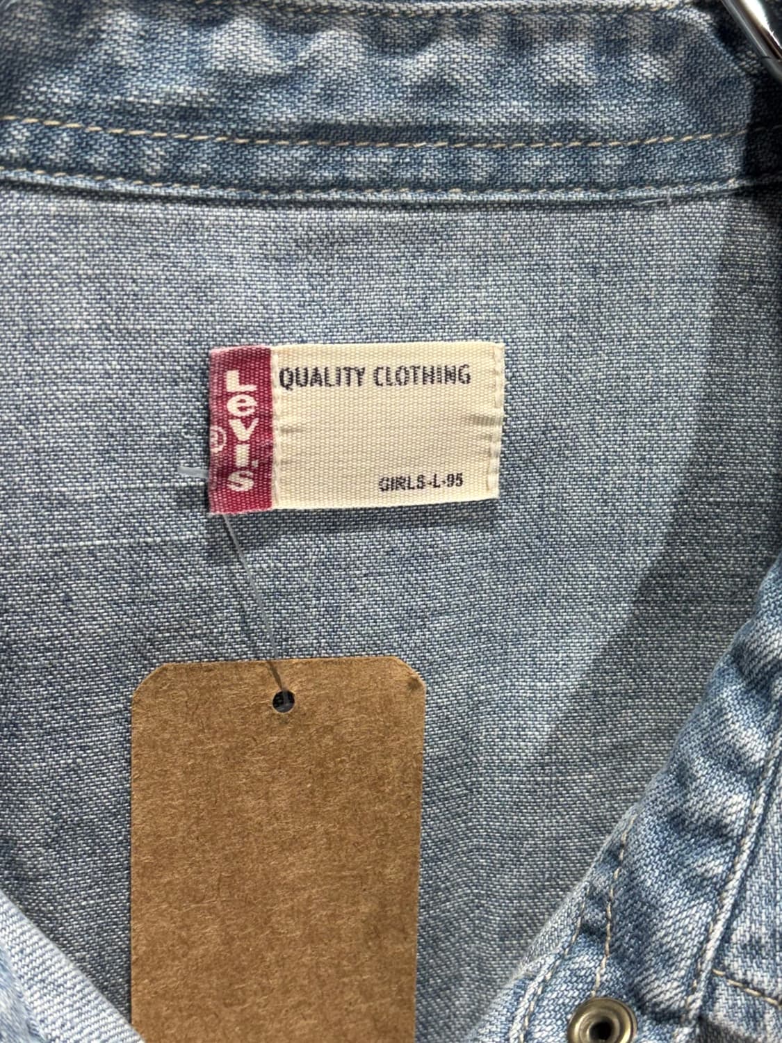 L Levis 리바이스 우먼스 워시드 절개 투포켓 데님셔츠 상품이미지5