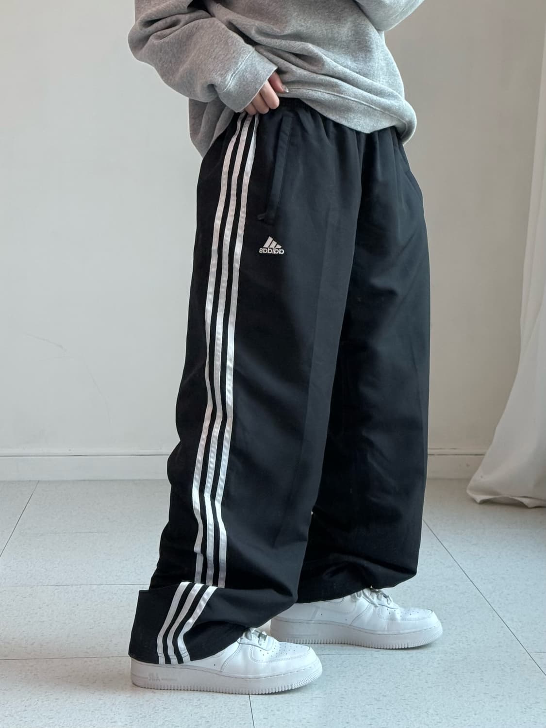 아디다스 블랙 트랙팬츠 상품이미지2