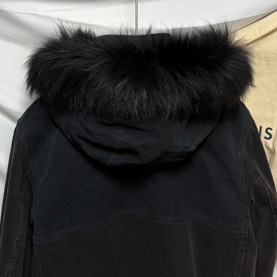 [미사용/56] 루이비통 모노그램 데님 퍼 후드 블랙 자켓 상품이미지5