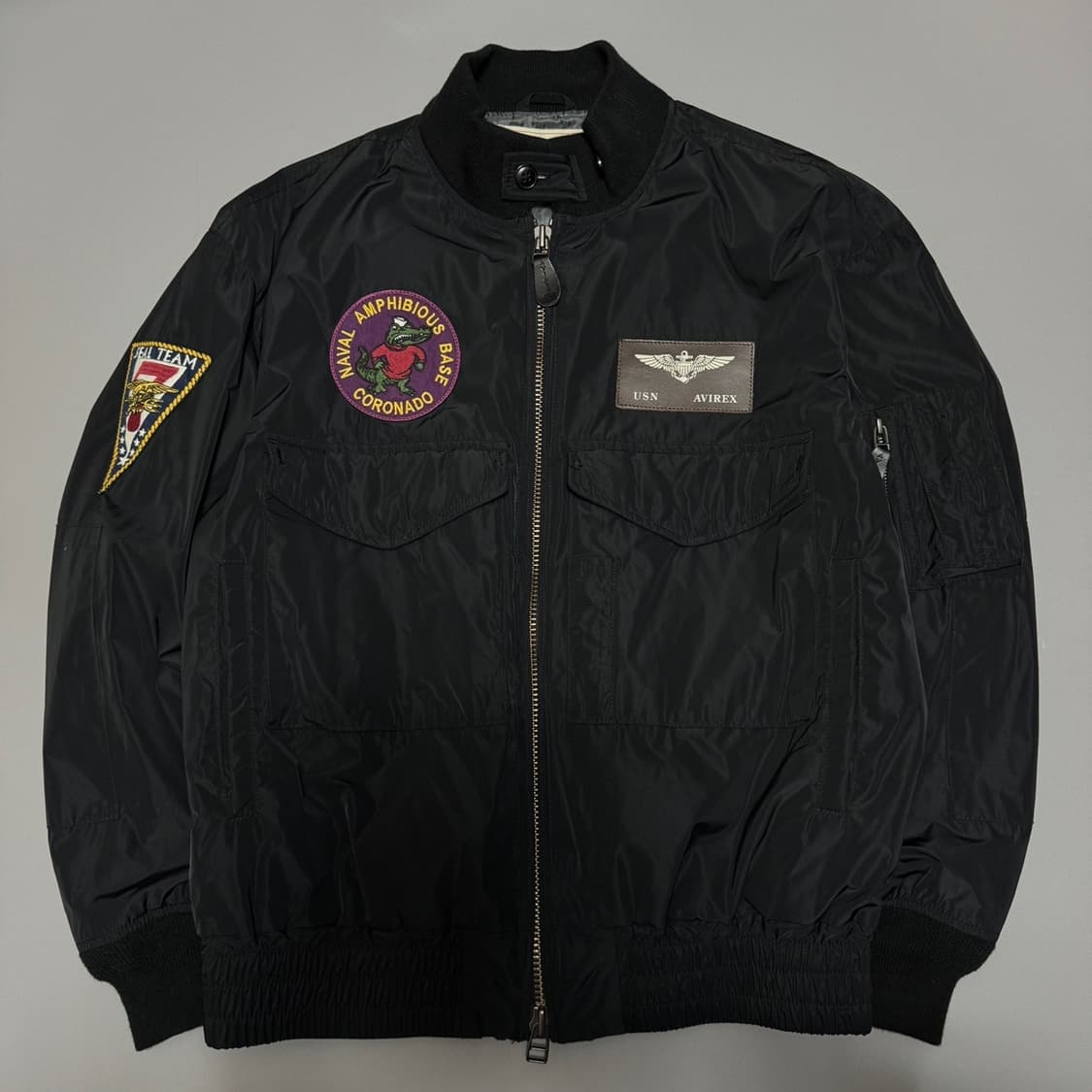 아비렉스 블랙컬러 나일론 양면 자수로고 패치 나일론 플라이트 자켓 상품이미지9