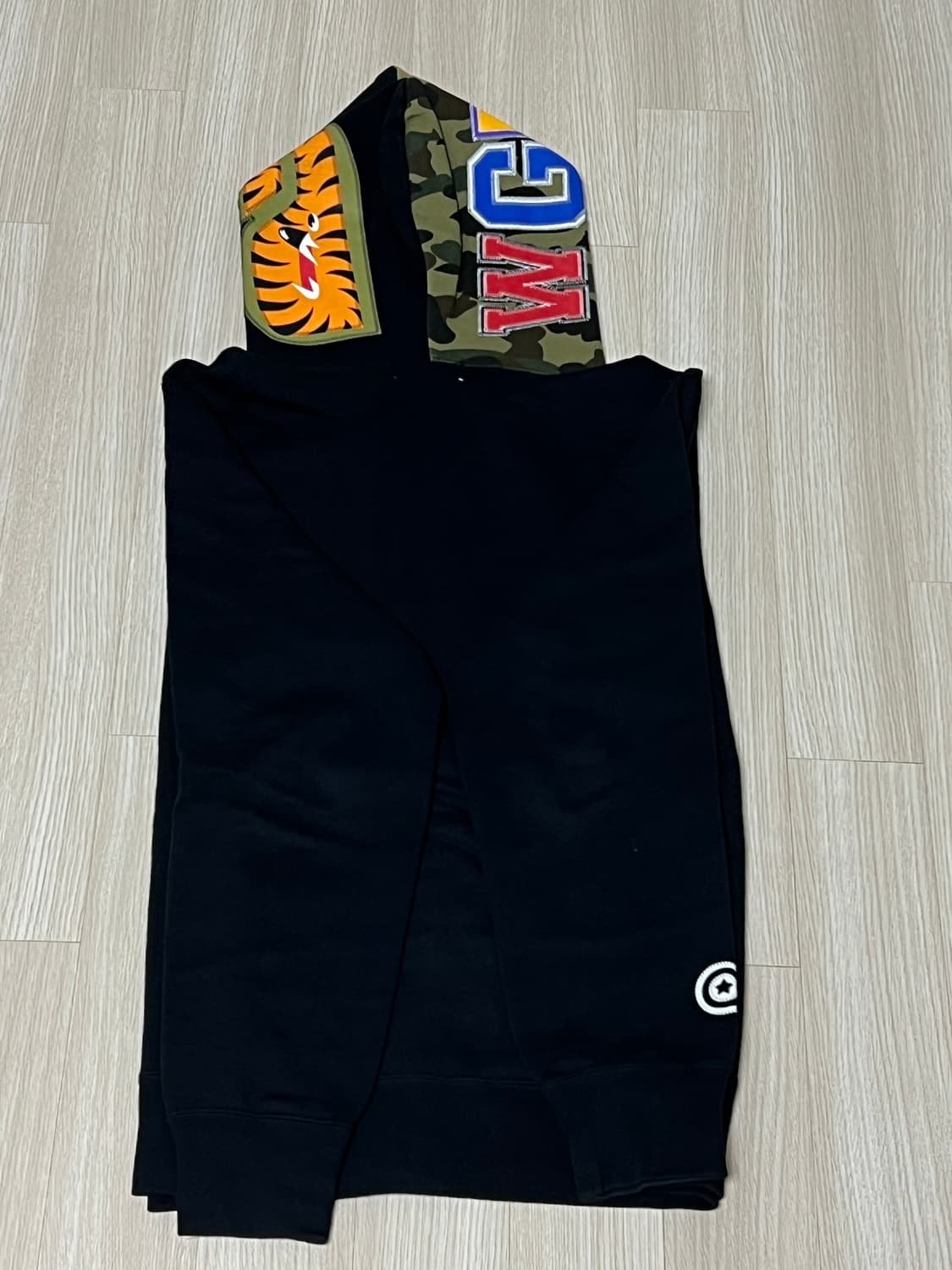 베이프 아플리케 샤크후드 판매합니다 ! 상품이미지5