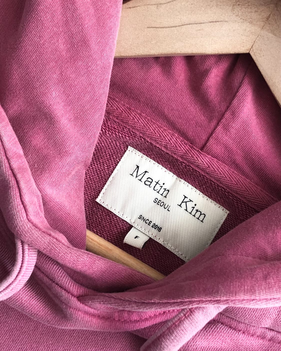 Matin Kim 마뗑킴 피그먼트 핑크 후드티 상품이미지6