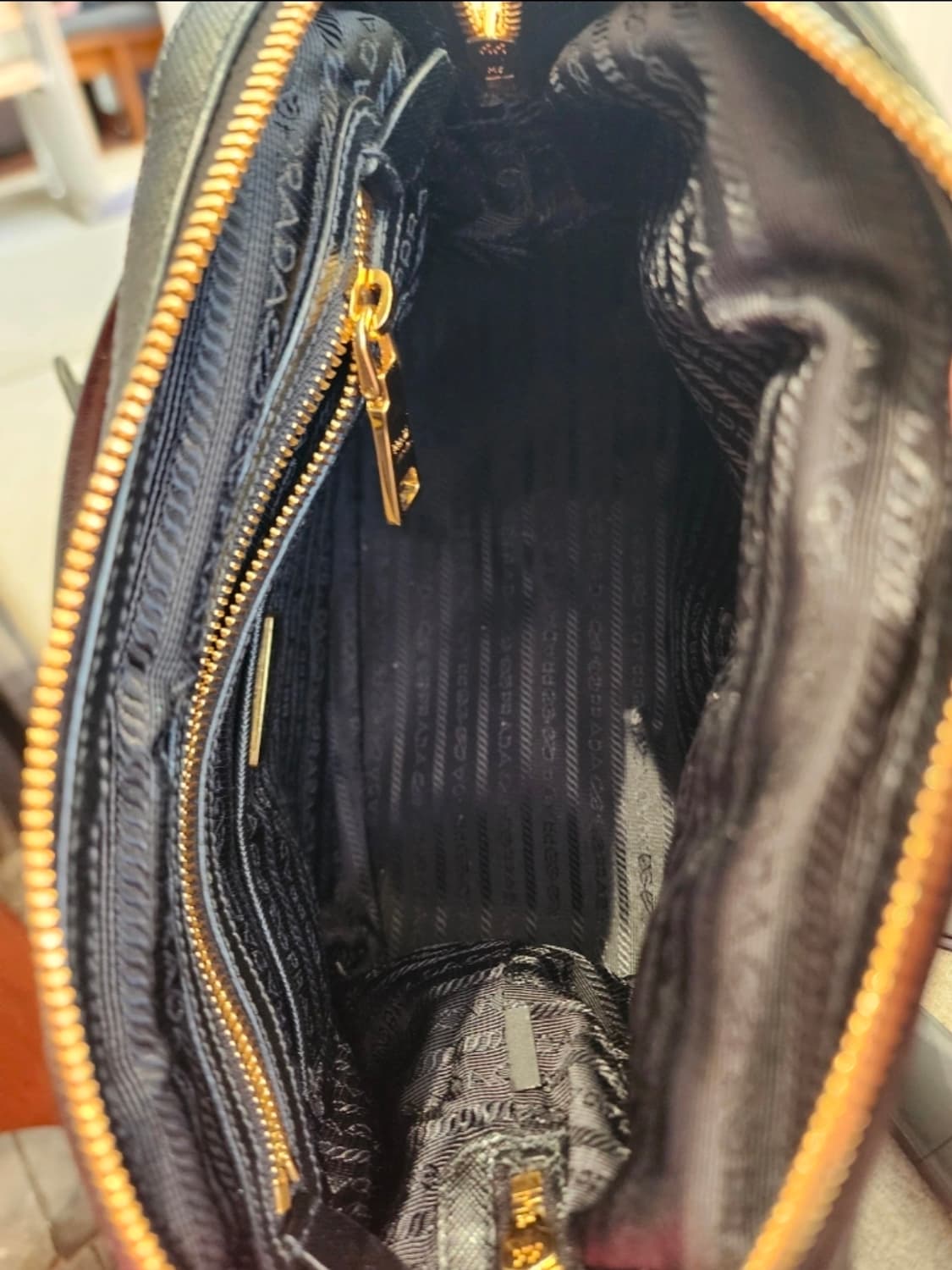 프라다 블랙 토트백 상품이미지3