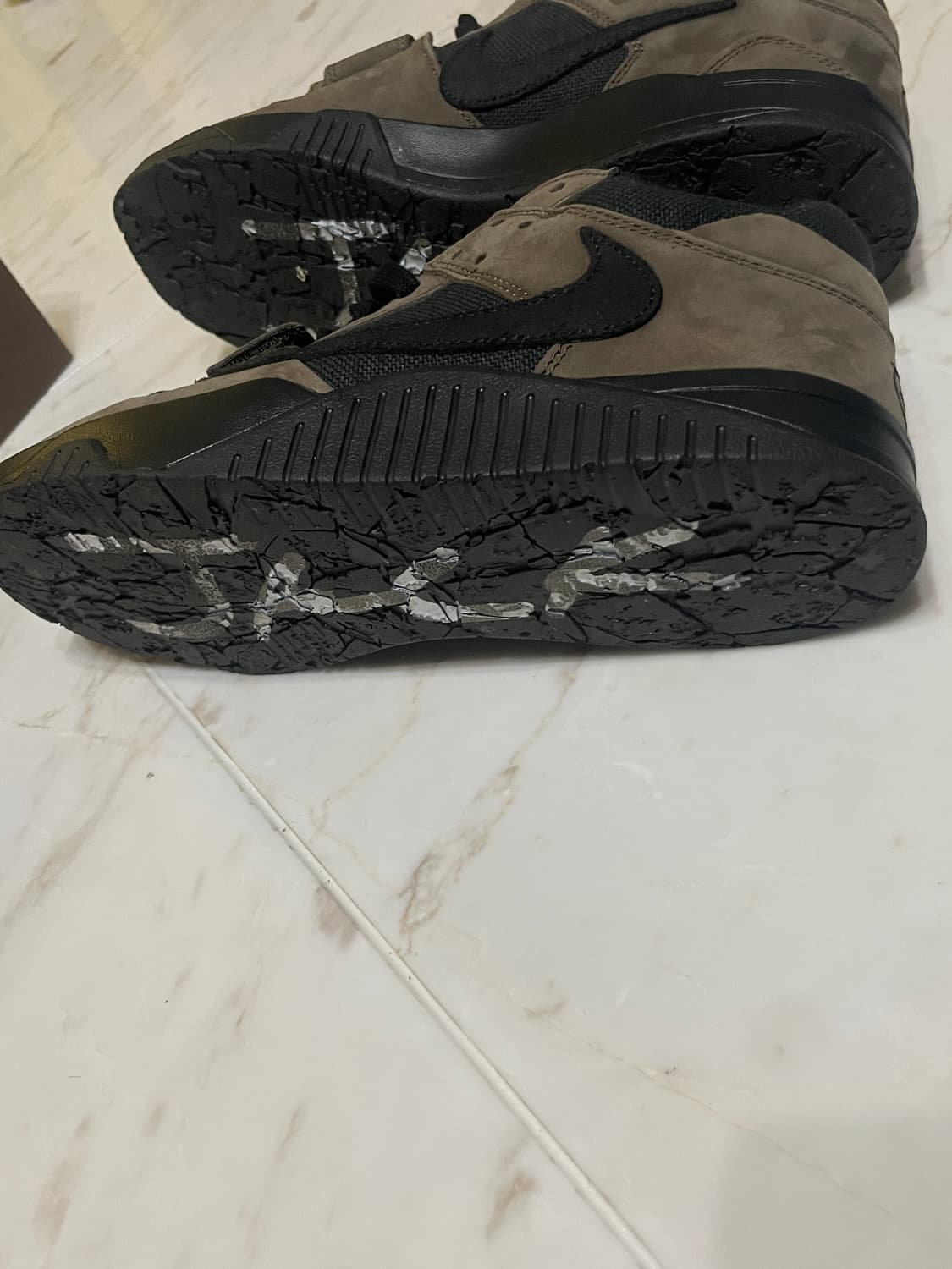 나이키 점프맨 잭 TR 블랙 앤 다크 모카 트래비스 스캇 290 295 상품이미지3