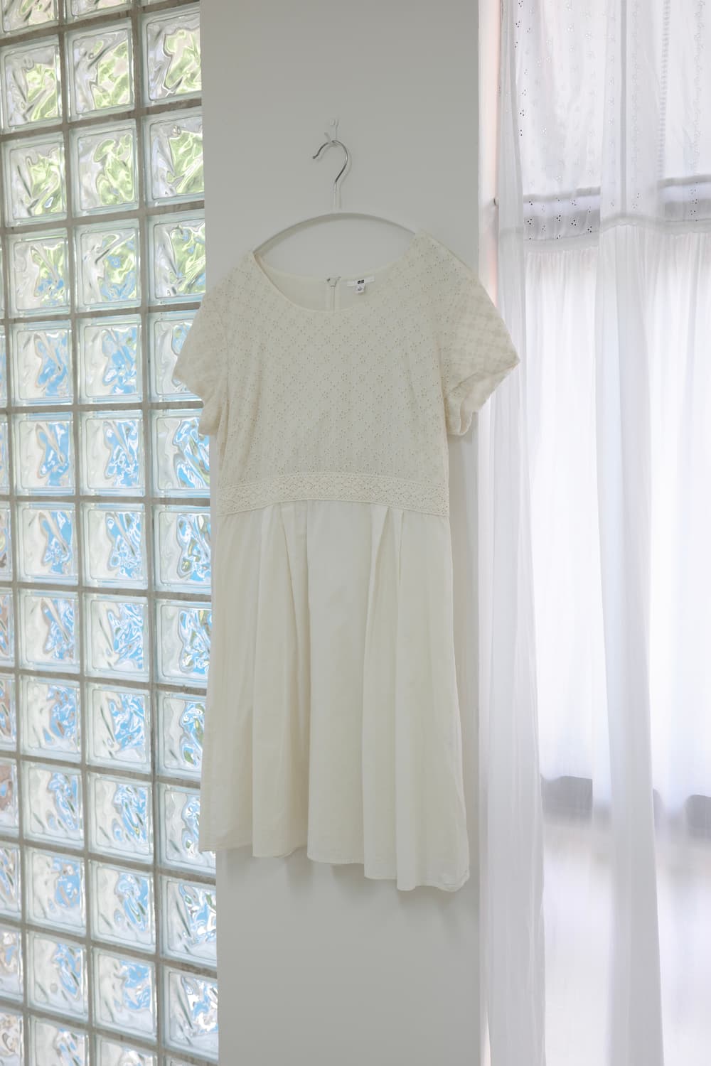 Uniqlo ivory flare One-piece 상품이미지3