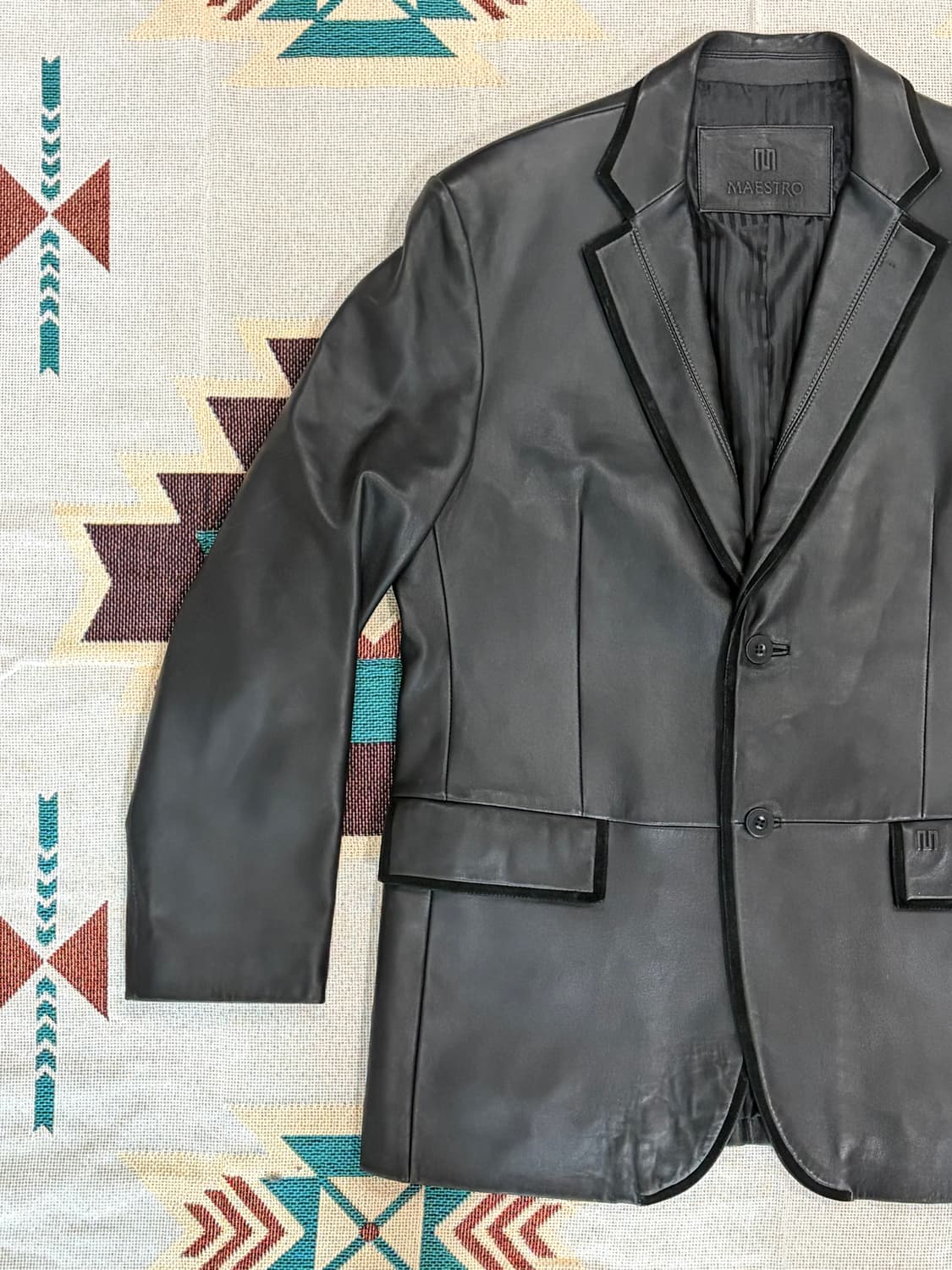 마에스트로 양가죽 클래식 2버튼 레더 블레이저 상품이미지3