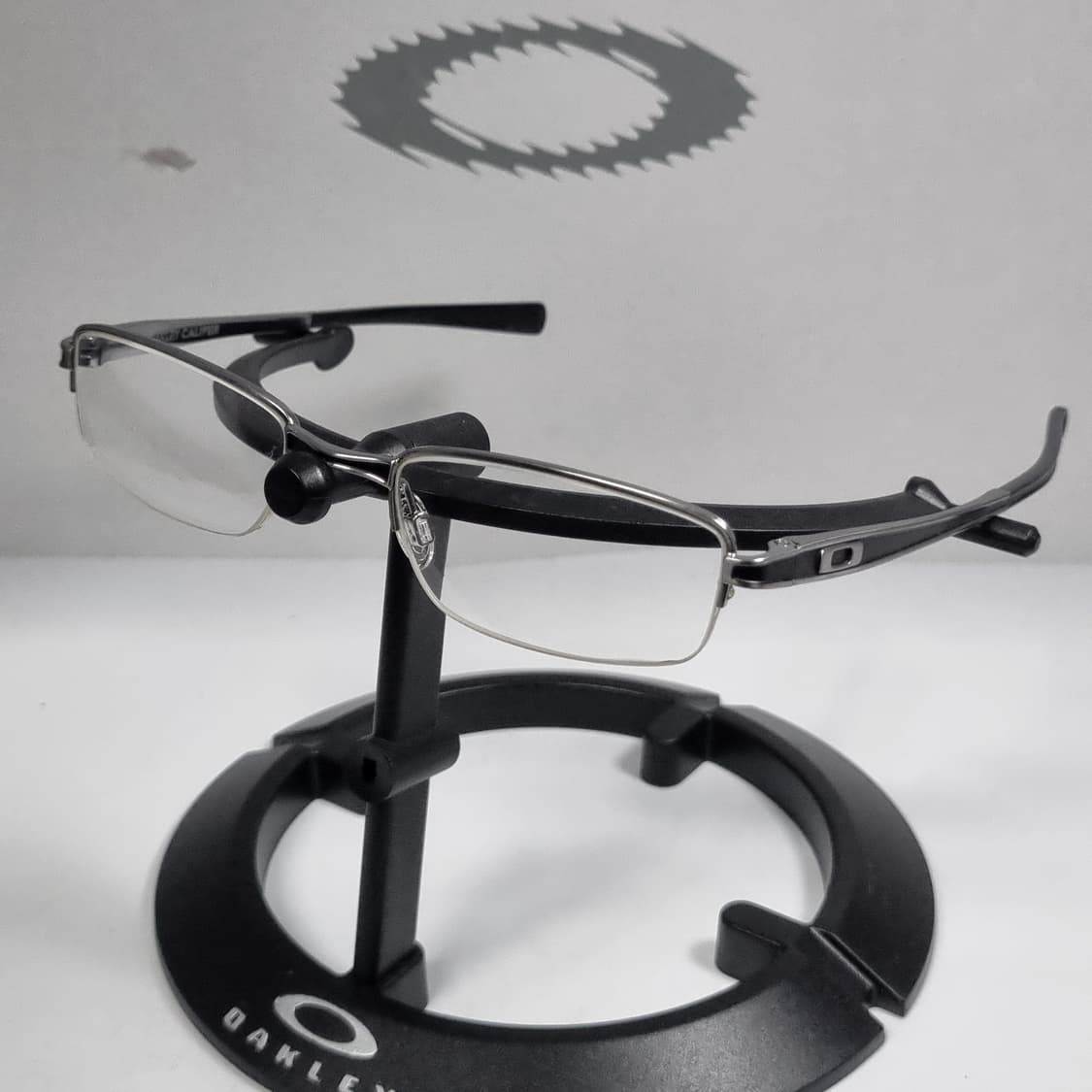 오클리 반무테 안경 캘리퍼 브러쉬드 크롬 상품이미지2