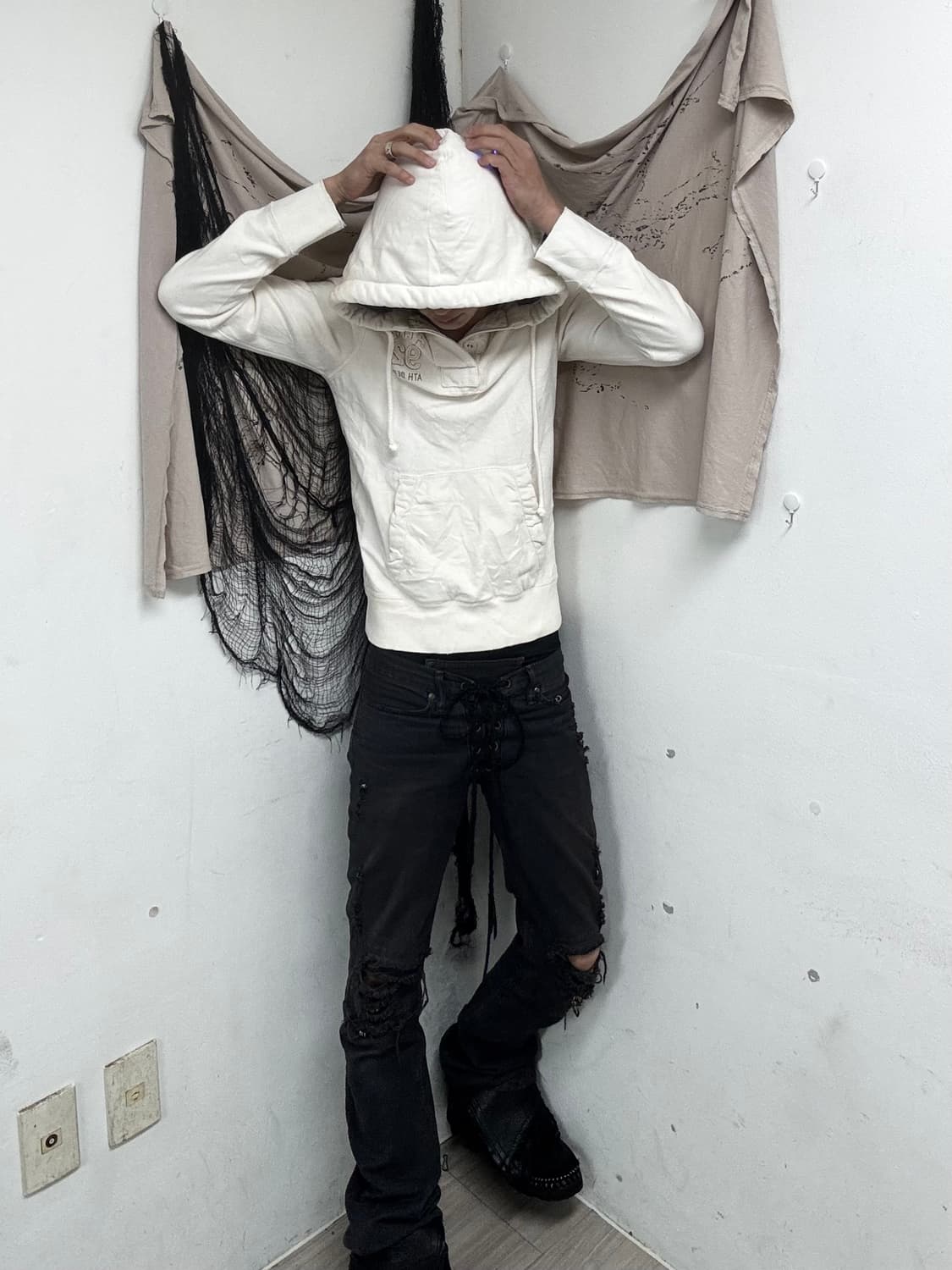 [Abercrombie&Fitch]Y2K Mood White Hoodie 상품이미지2