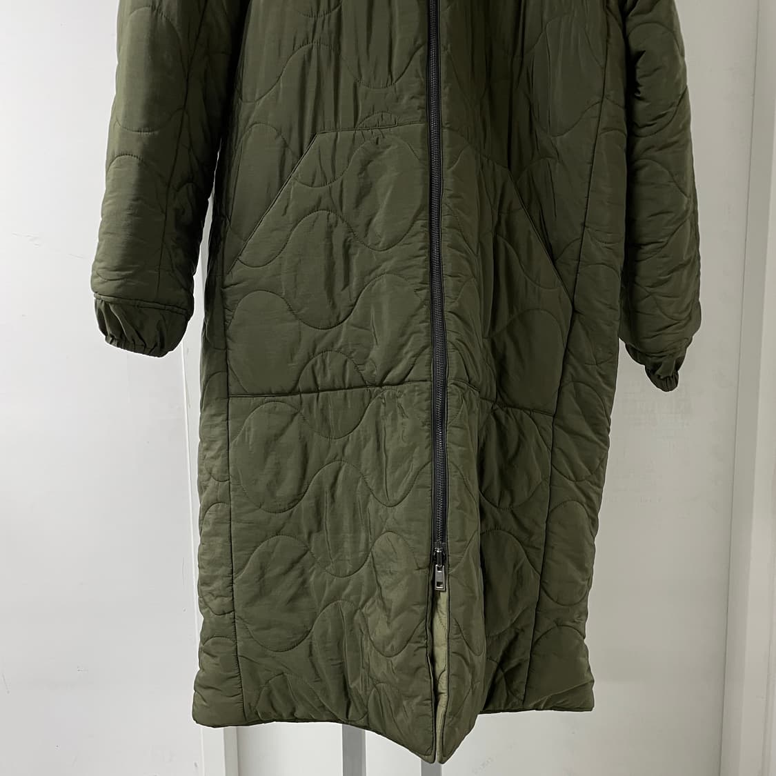 쟈딕앤볼테르 리버시블 후드 퀄팅 코트 카키 2 상품이미지3
